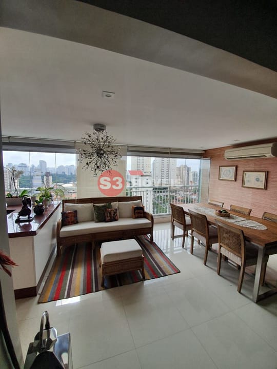 Apartamento à venda com 3 quartos, 133m² - Foto 1