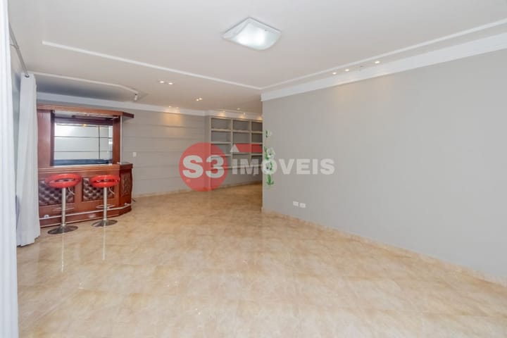 Casa à venda com 3 quartos, 250m² - Foto 7