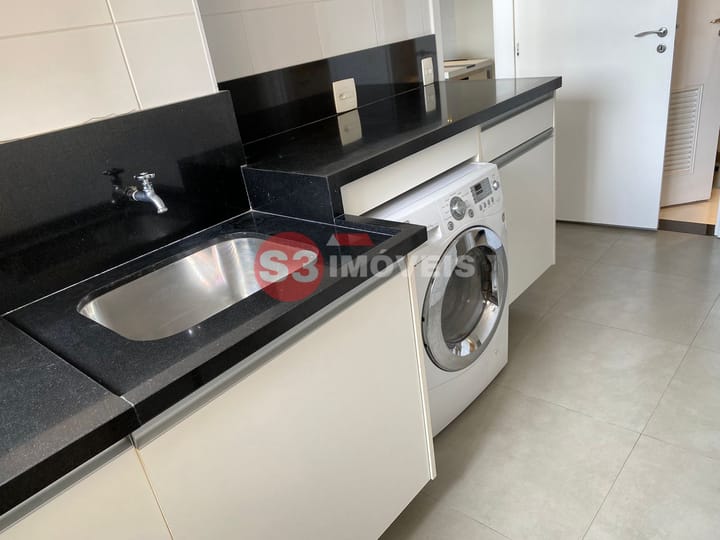 Apartamento à venda com 3 quartos, 213m² - Foto 18