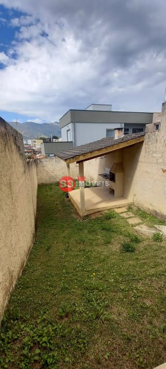 Casa à venda com 2 quartos, 90m² - Foto 28