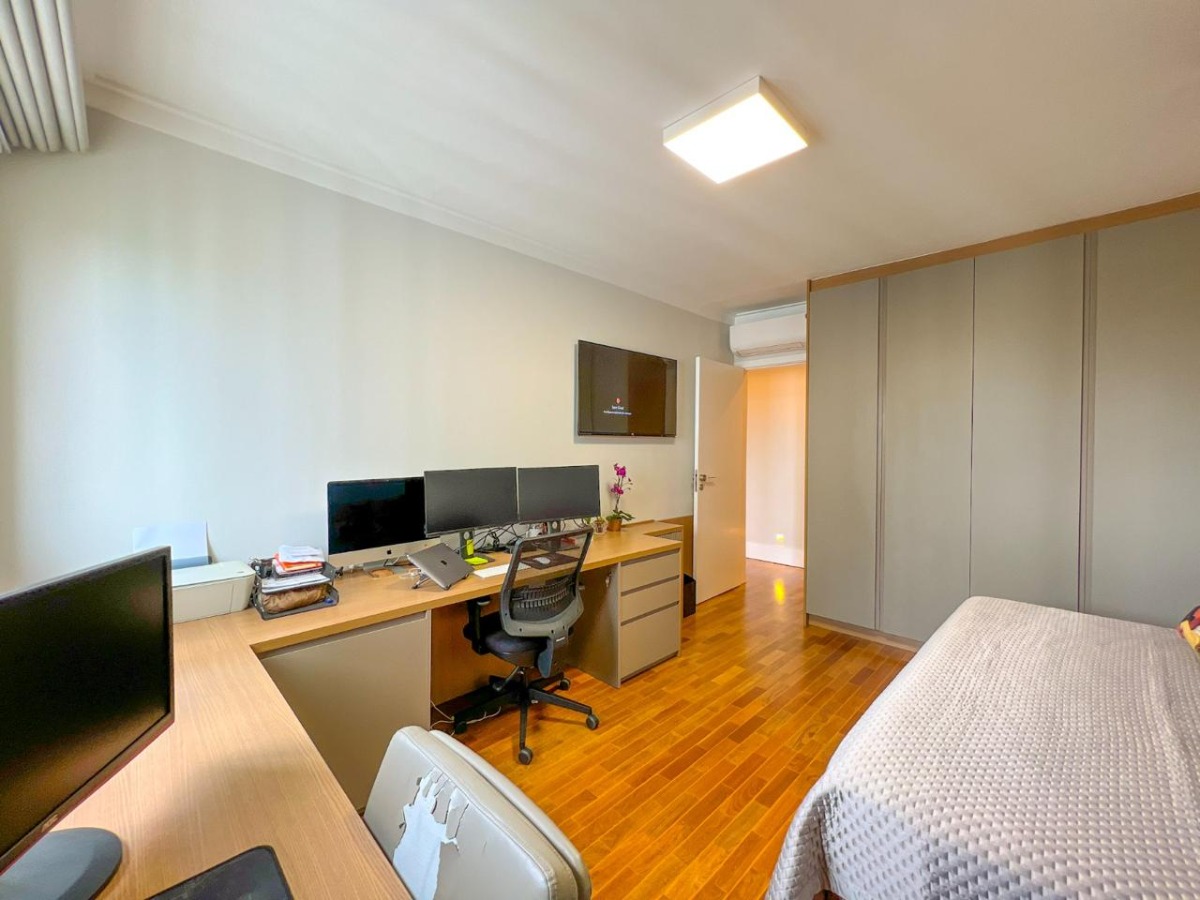 Apartamento à venda com 3 quartos, 204m² - Foto 37