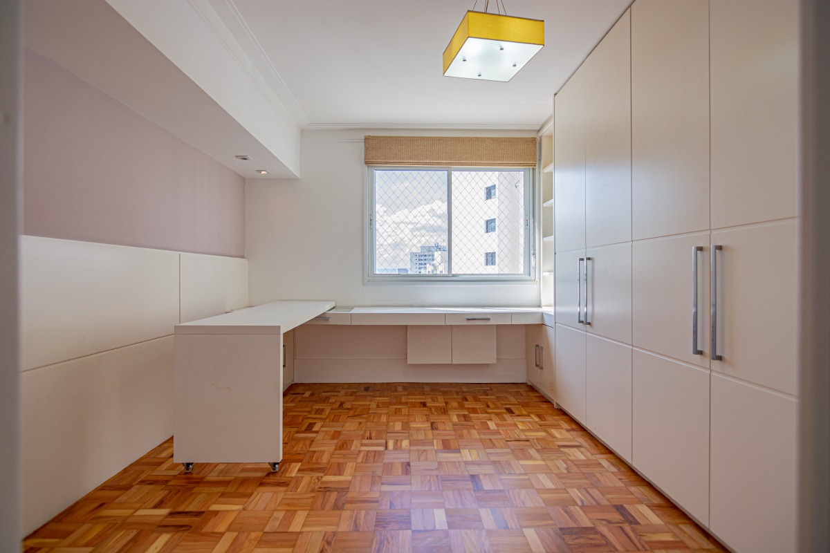 Apartamento à venda com 4 quartos, 180m² - Foto 19