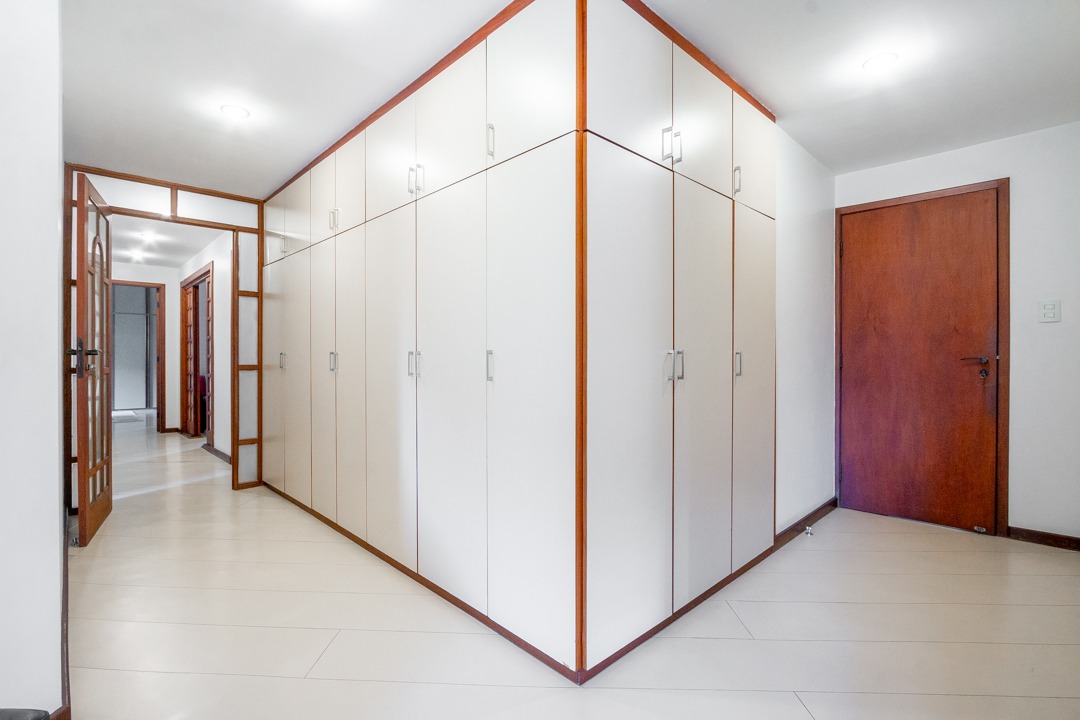 Apartamento à venda com 4 quartos, 270m² - Foto 47