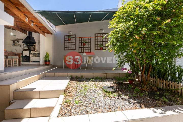 Casa à venda com 4 quartos, 240m² - Foto 18