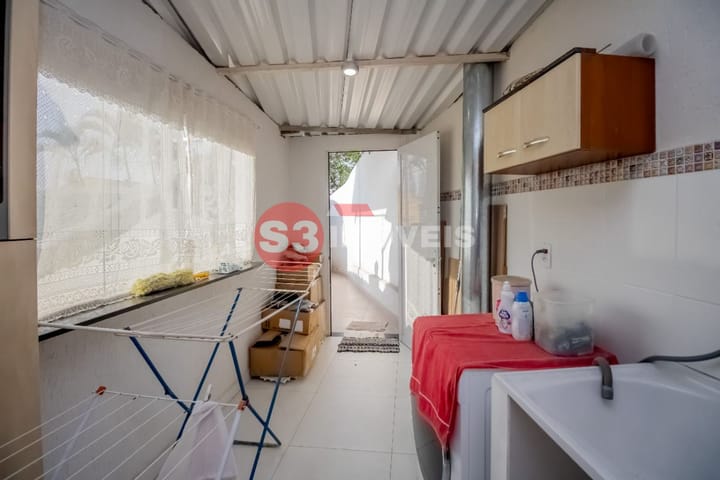 Casa à venda com 3 quartos, 200m² - Foto 32