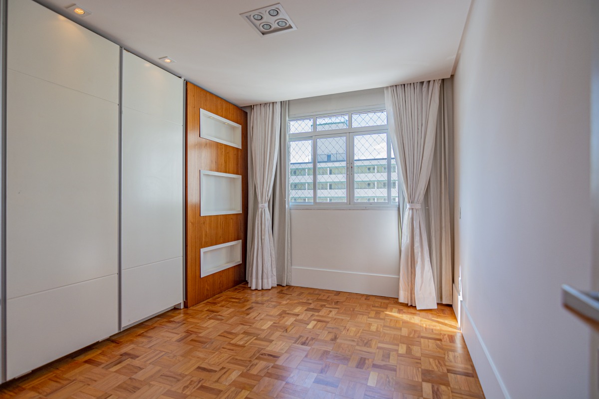 Apartamento à venda com 4 quartos, 180m² - Foto 33