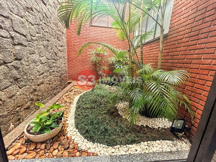 Casa à venda com 4 quartos, 350m² - Foto 18