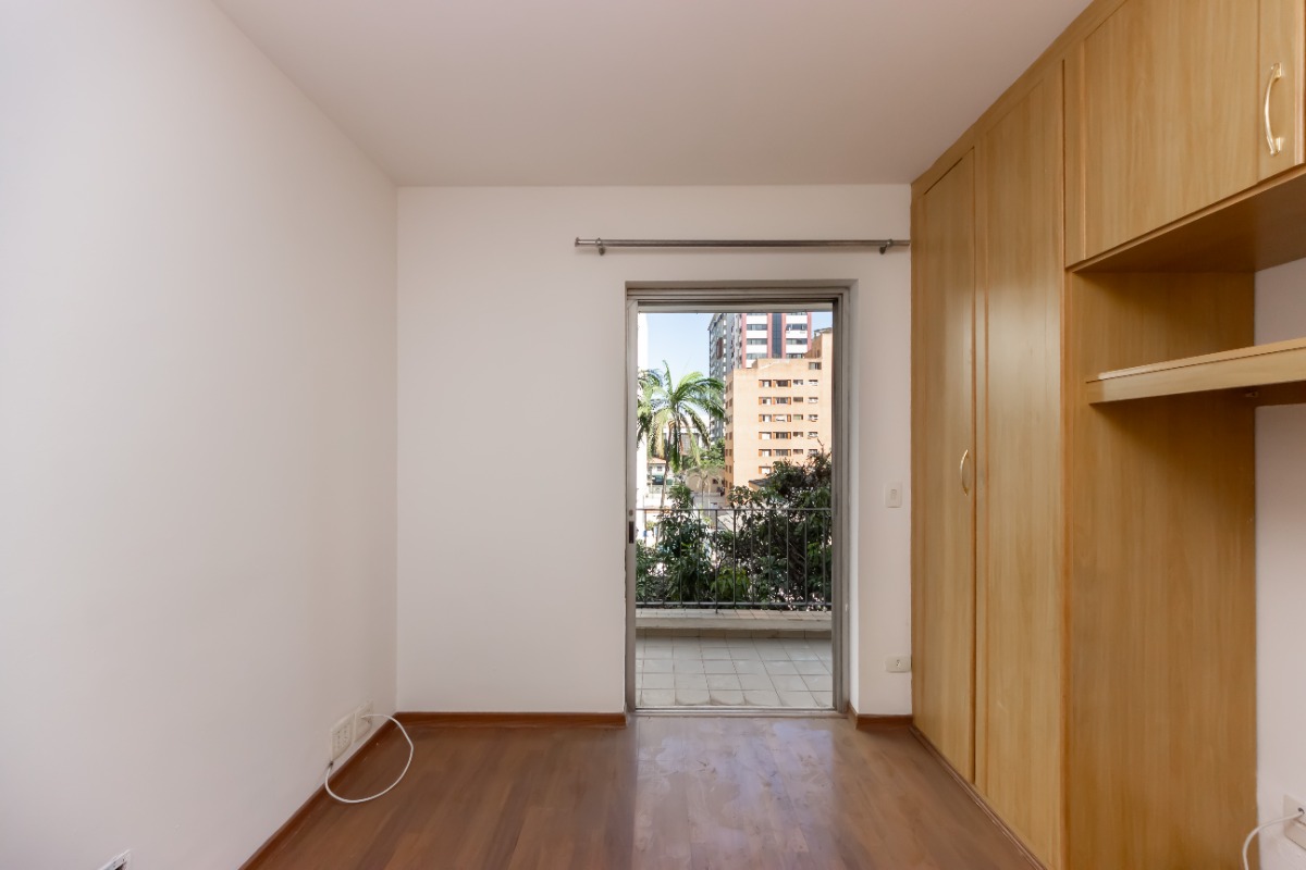 Apartamento à venda com 3 quartos, 165m² - Foto 9