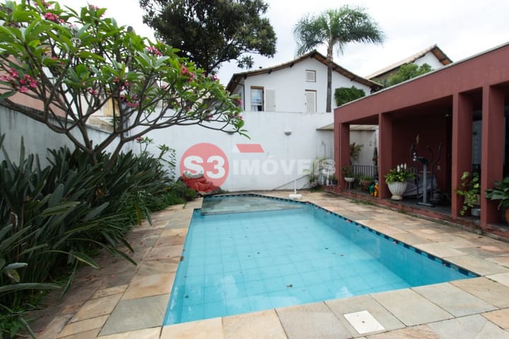 Casa à venda com 5 quartos, 330m² - Foto 42