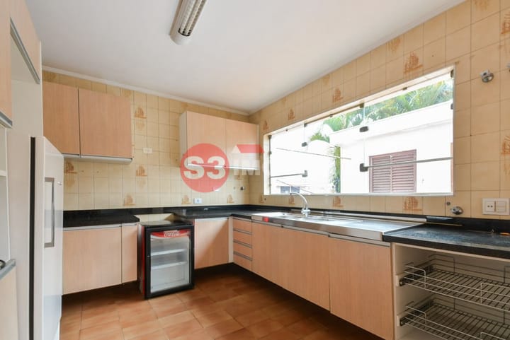 Casa à venda com 4 quartos, 331m² - Foto 21