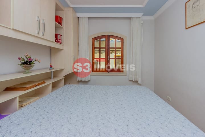 Casa à venda com 3 quartos, 322m² - Foto 17