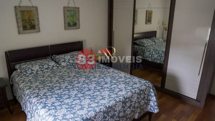 Casa à venda com 3 quartos, 211m² - Foto 11