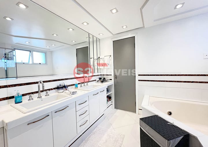 Apartamento à venda com 3 quartos, 226m² - Foto 31