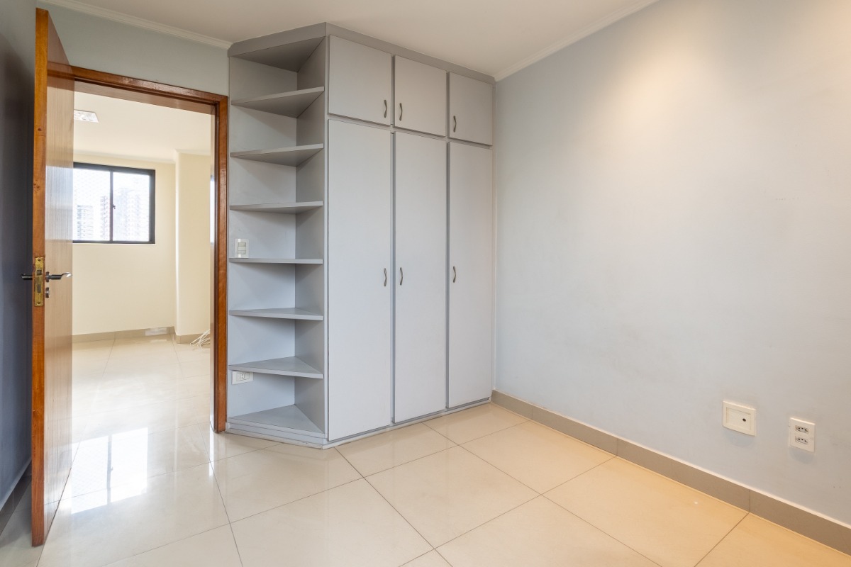 Apartamento à venda com 4 quartos, 220m² - Foto 42