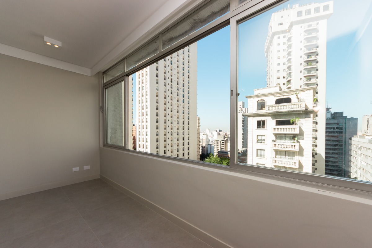 Apartamento à venda com 4 quartos, 212m² - Foto 2