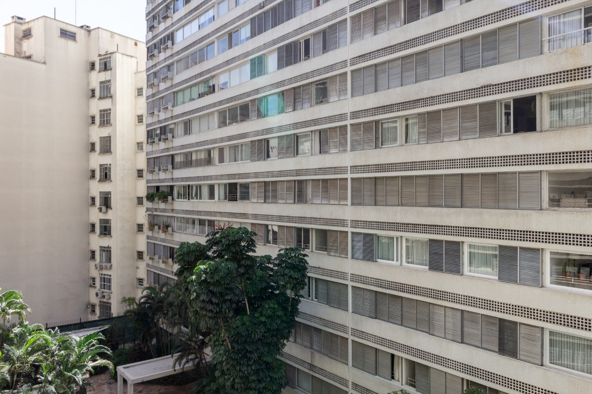 Apartamento à venda com 3 quartos, 180m² - Foto 2