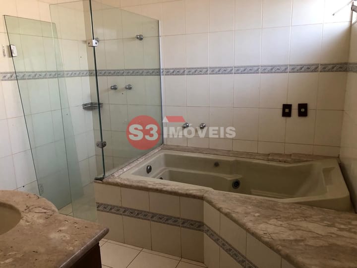 Casa à venda e aluguel com 5 quartos, 250m² - Foto 25