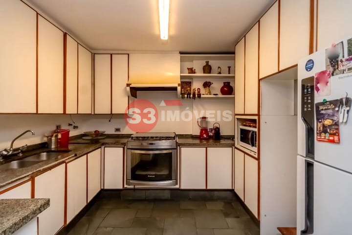 Casa à venda com 4 quartos, 310m² - Foto 17