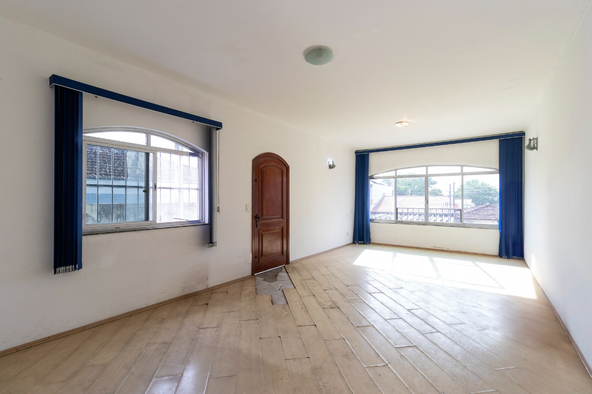 Casa à venda com 3 quartos, 192m² - Foto 1