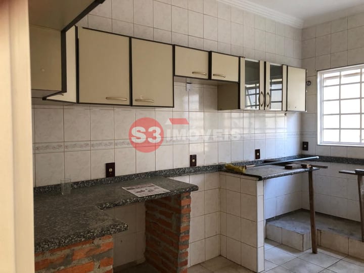 Casa à venda e aluguel com 5 quartos, 250m² - Foto 12