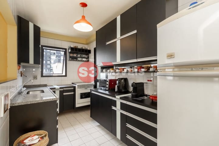 Apartamento à venda com 2 quartos, 70m² - Foto 7