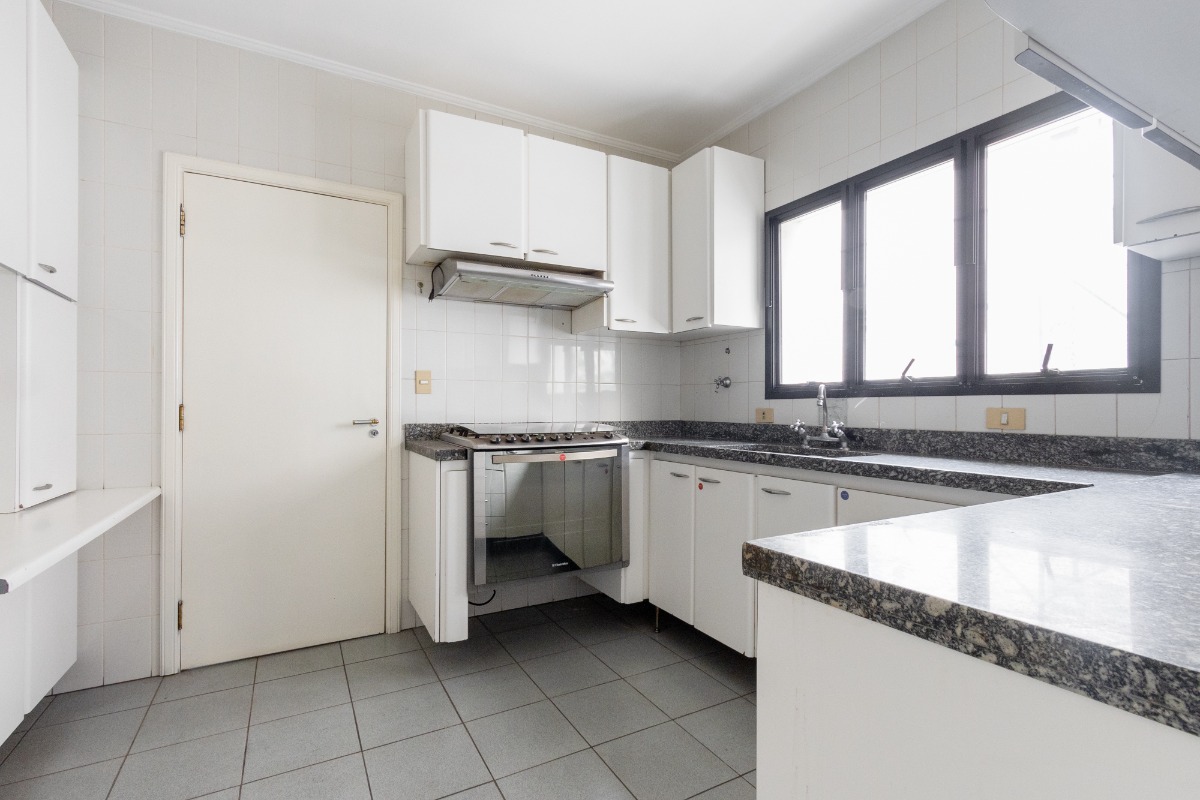 Apartamento à venda com 3 quartos, 200m² - Foto 31