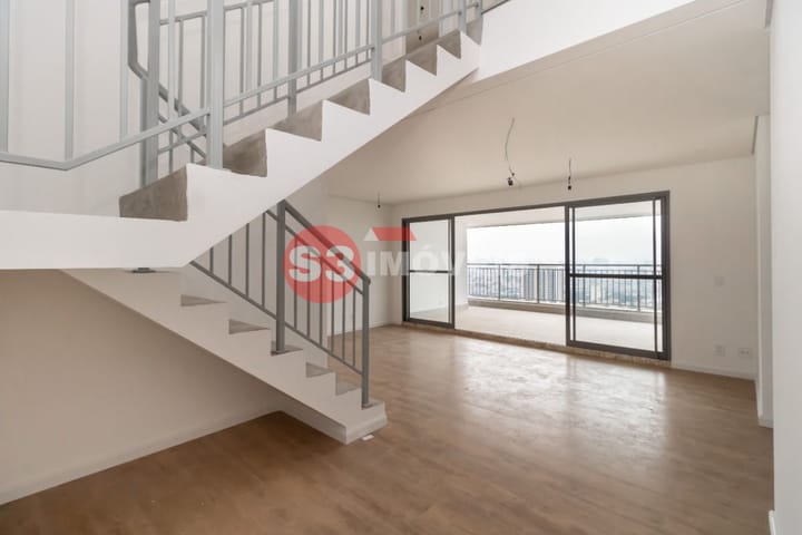 Cobertura à venda com 4 quartos, 240m² - Foto 1