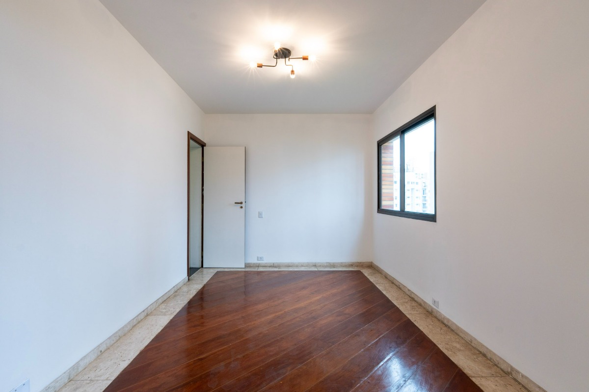 Apartamento à venda com 4 quartos, 236m² - Foto 20