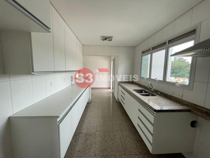 Apartamento à venda com 3 quartos, 234m² - Foto 6