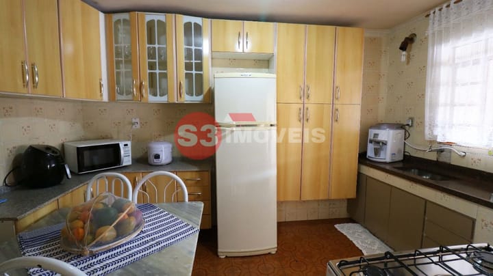 Casa à venda com 3 quartos, 250m² - Foto 42