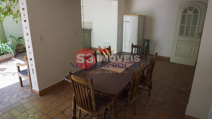 Casa à venda com 3 quartos, 211m² - Foto 13