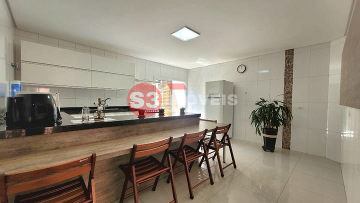 Casa à venda com 3 quartos, 245m² - Foto 34