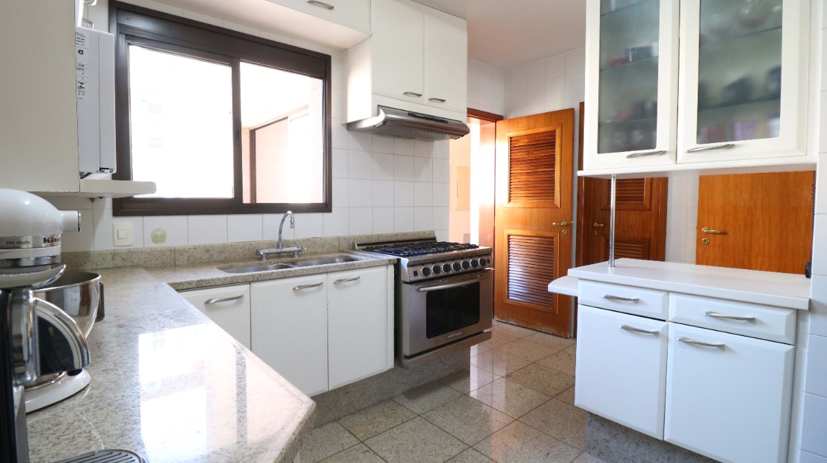 Apartamento à venda com 4 quartos, 226m² - Foto 38