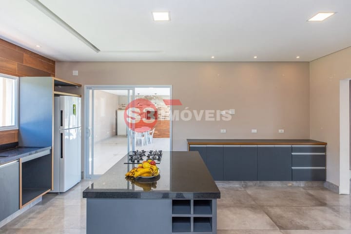 Casa à venda com 4 quartos, 900m² - Foto 14