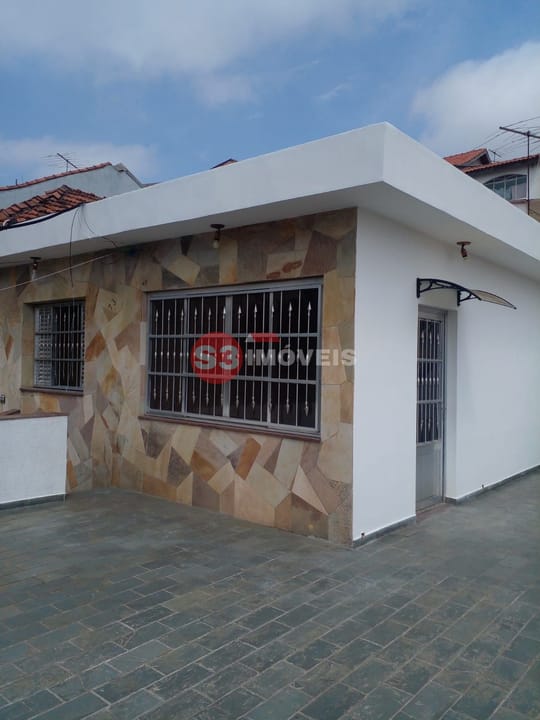 Casa à venda com 3 quartos, 212m² - Foto 1