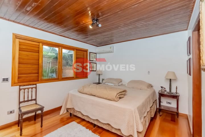 Casa à venda com 4 quartos, 310m² - Foto 30