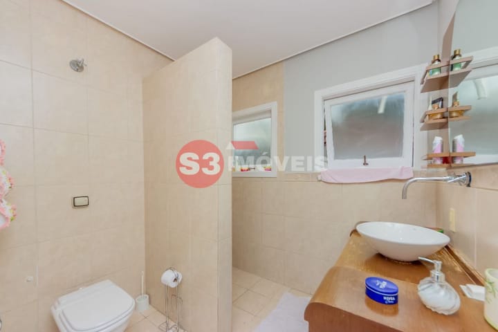 Casa à venda com 3 quartos, 300m² - Foto 18