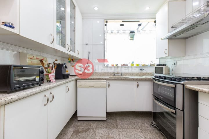 Casa à venda com 4 quartos, 420m² - Foto 44