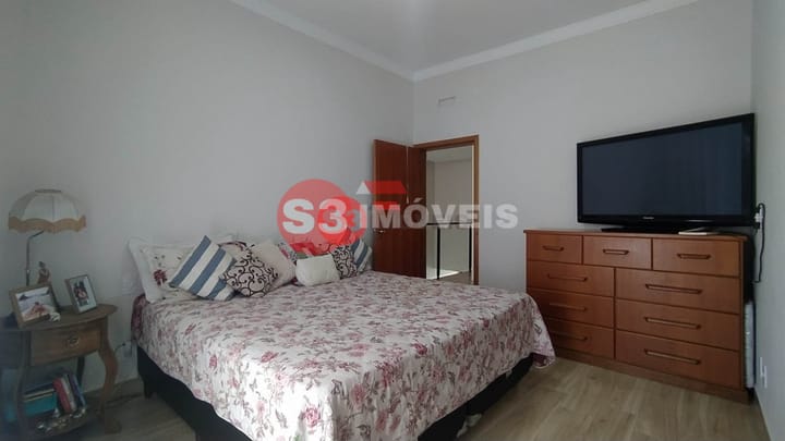 Casa de Condomínio à venda com 3 quartos, 200m² - Foto 2