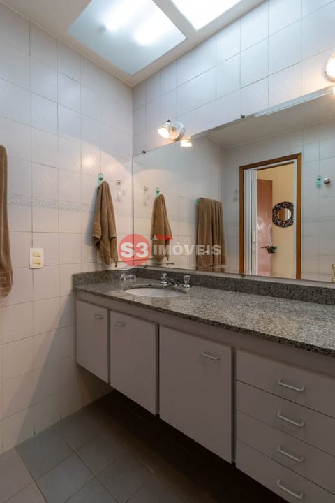 Apartamento à venda com 4 quartos, 196m² - Foto 25