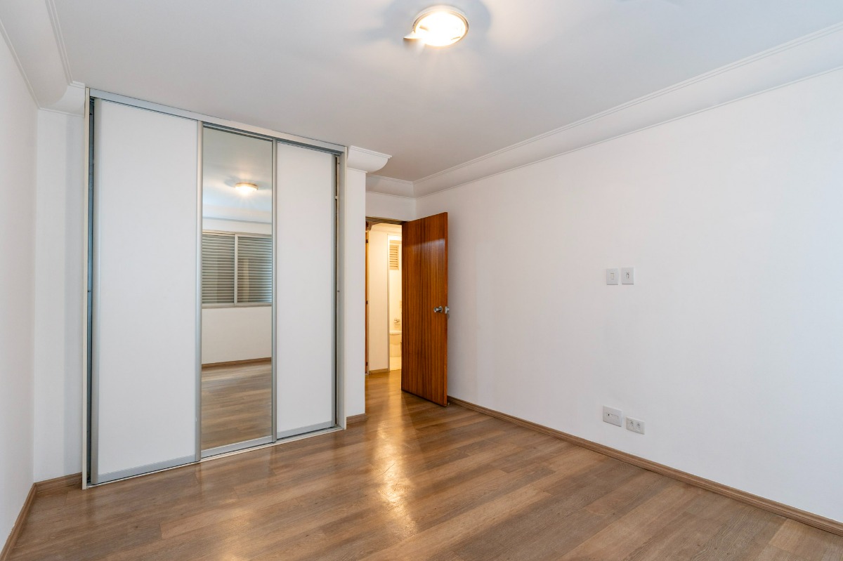 Apartamento à venda com 3 quartos, 150m² - Foto 12