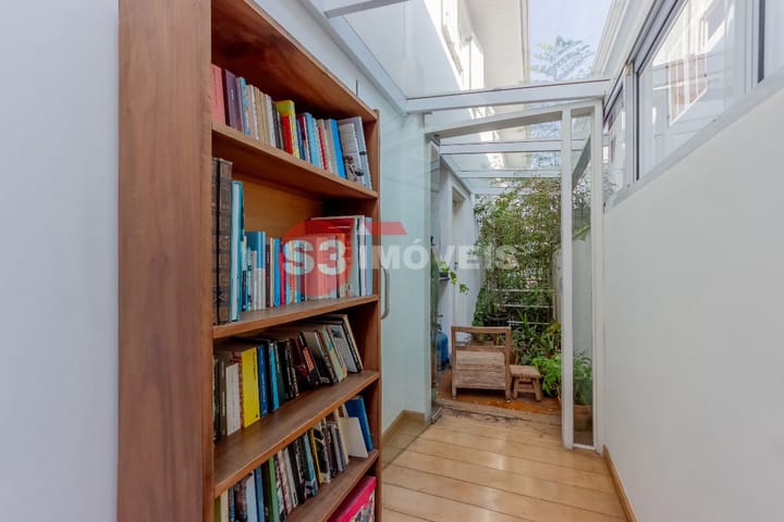 Casa à venda com 3 quartos, 223m² - Foto 8