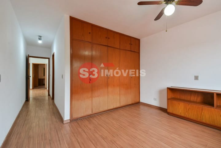 Casa à venda com 4 quartos, 331m² - Foto 47