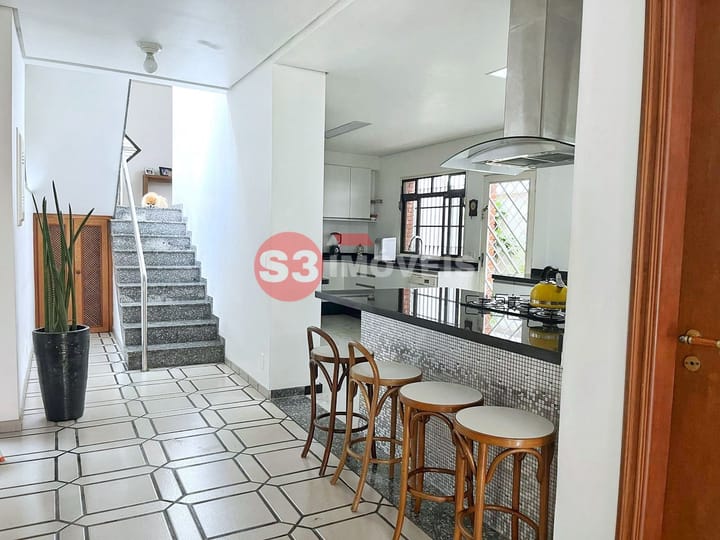 Casa à venda com 4 quartos, 350m² - Foto 8