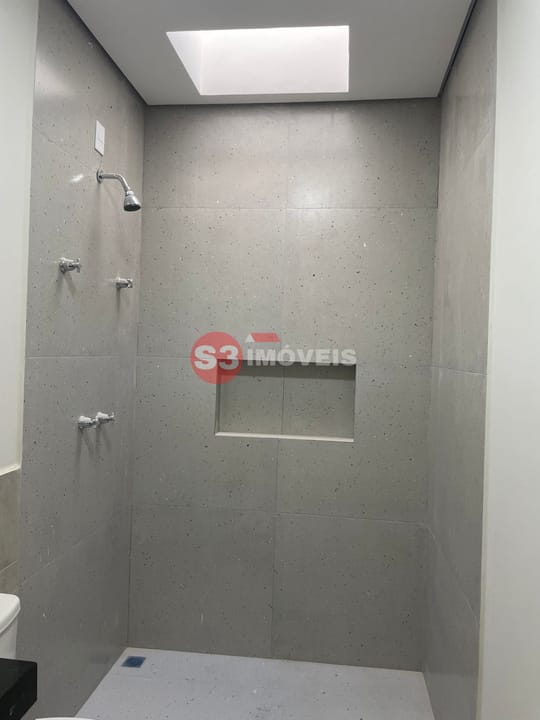 Casa à venda e aluguel com 2 quartos, 140m² - Foto 11