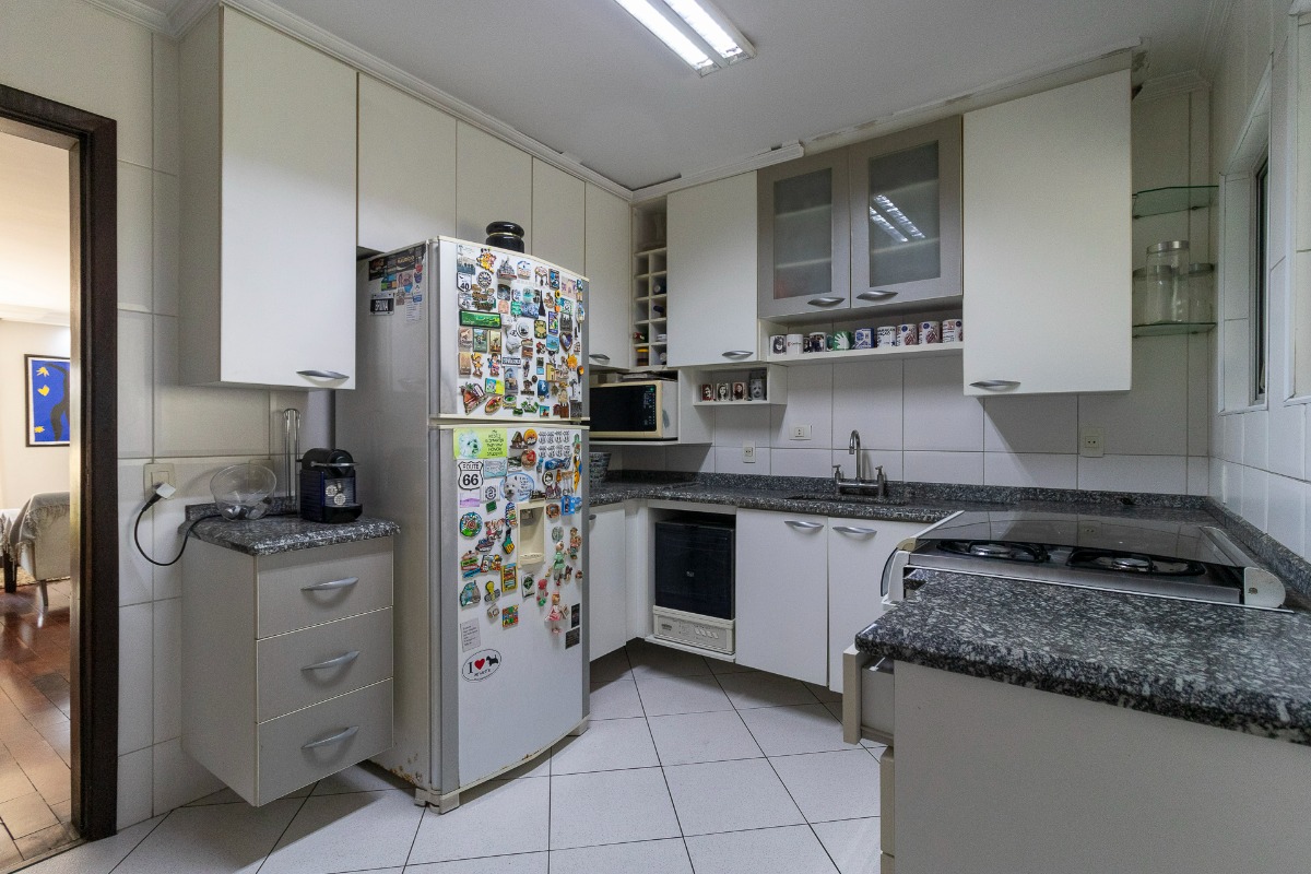 Apartamento à venda com 4 quartos, 140m² - Foto 10