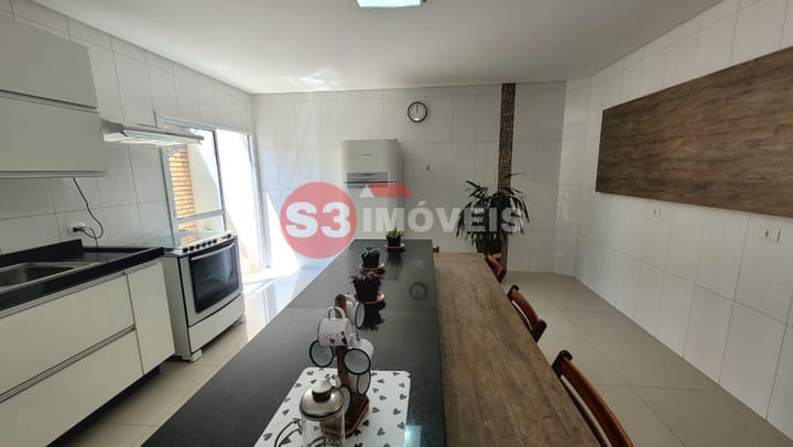 Casa à venda com 3 quartos, 245m² - Foto 42