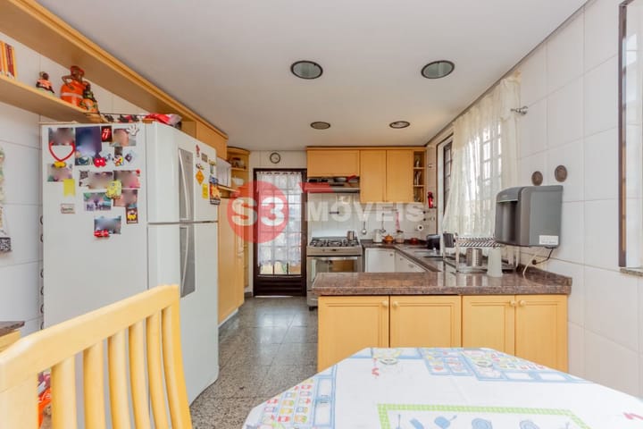 Casa à venda com 3 quartos, 238m² - Foto 23