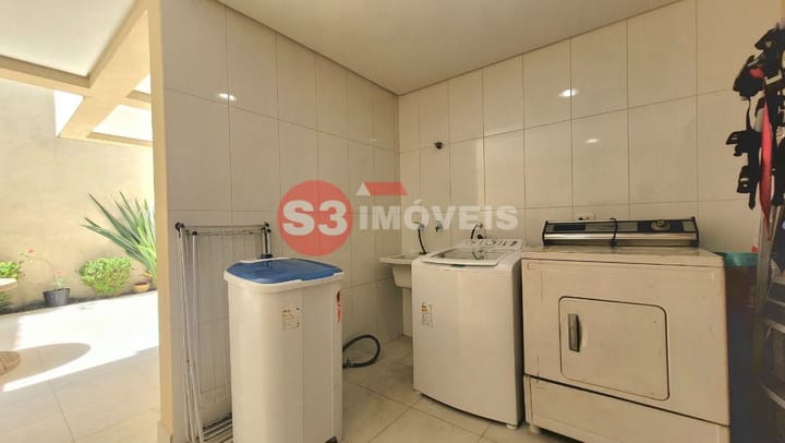 Casa à venda com 3 quartos, 245m² - Foto 7