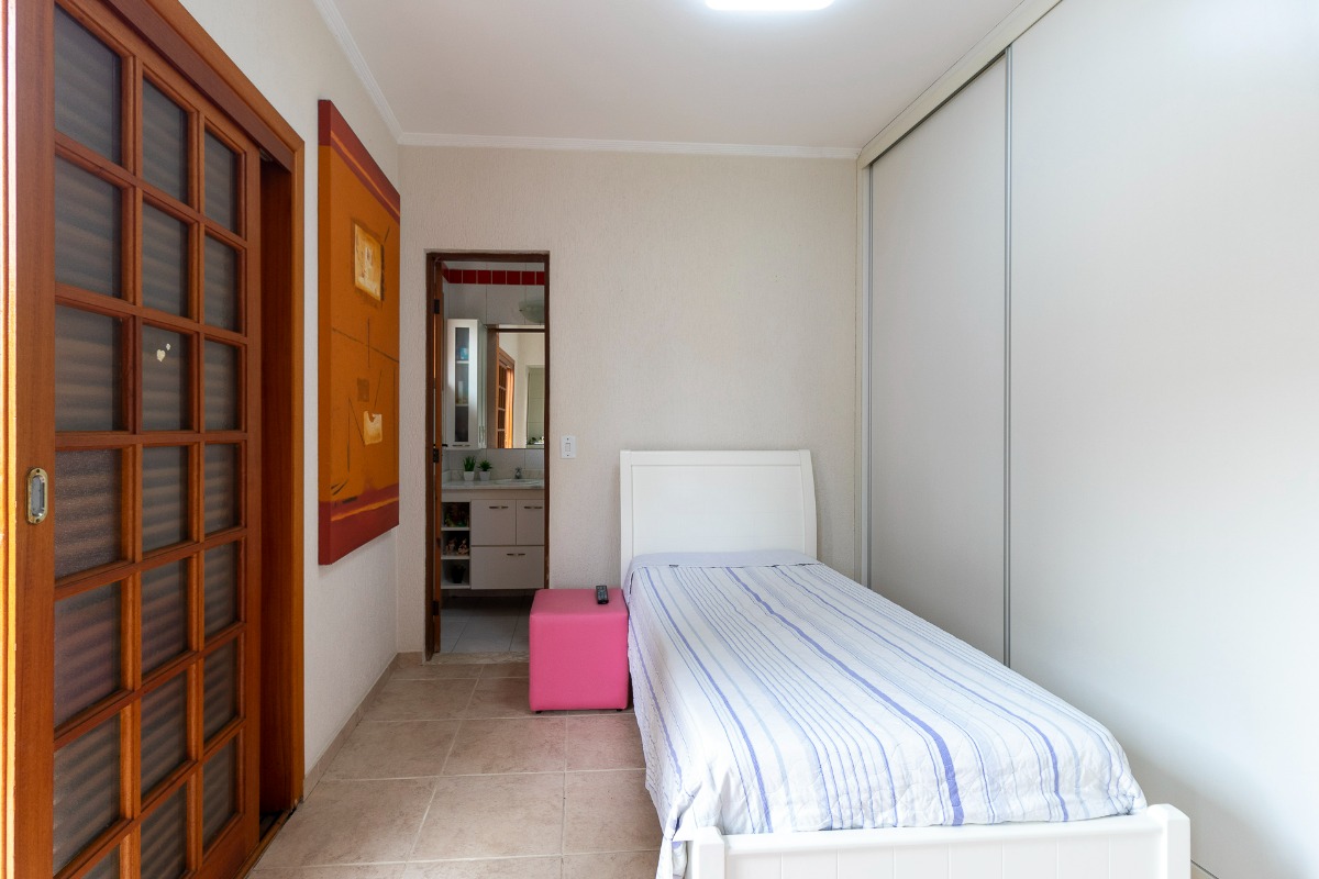 Casa à venda com 3 quartos, 318m² - Foto 21